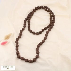 Long sautoir 80 cm billes tissu satiné couleur marron chocolat
